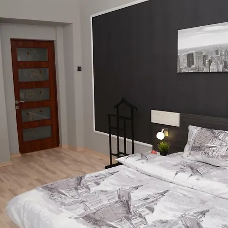 Modern Red Apartment Львов Экстерьер фото